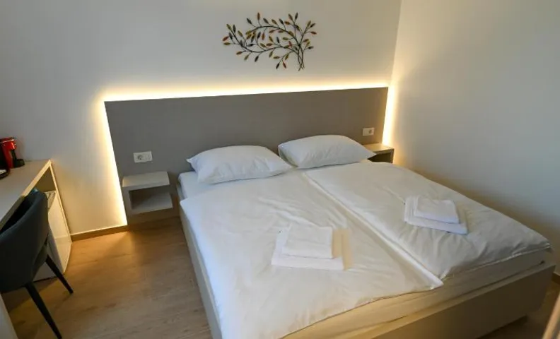 Terra rossa rooms