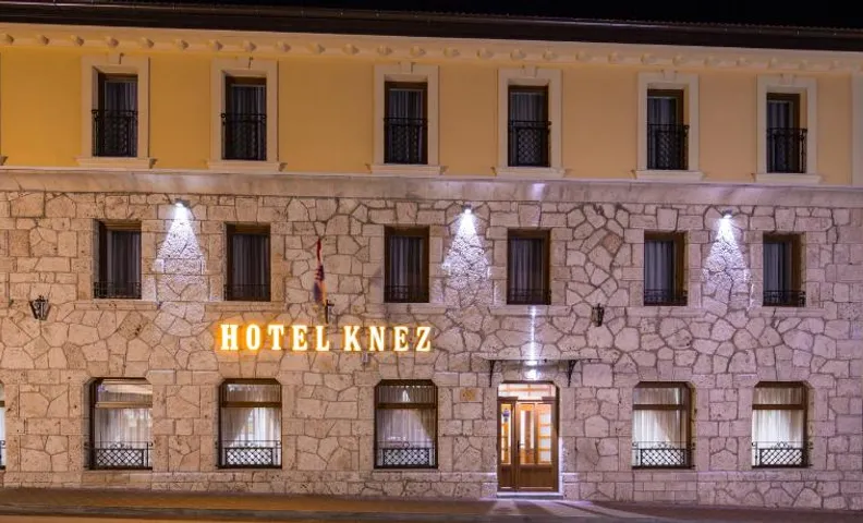 Hotel Knez