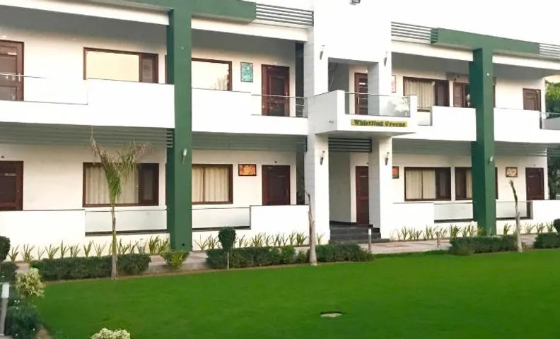 Hotel Whistling Greens