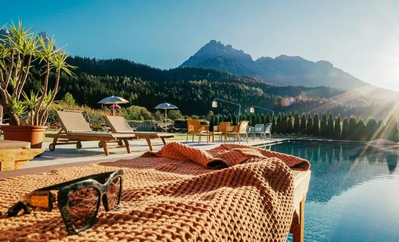 Helmhotel