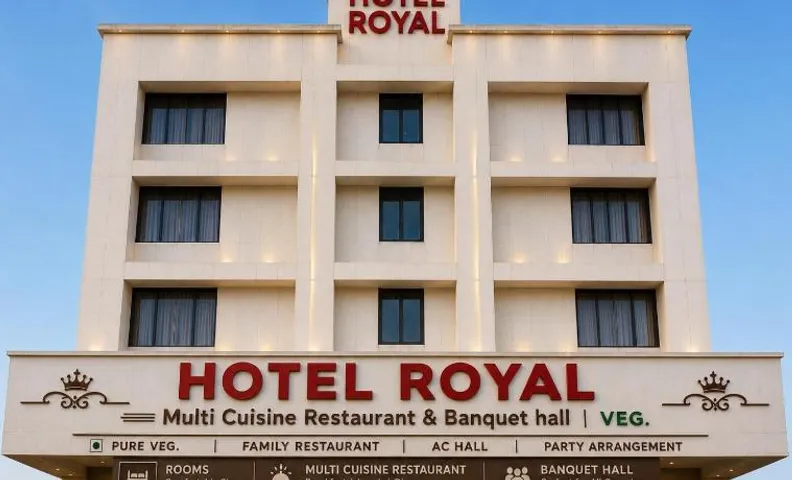 Royal Palace Hotel Surat Velanja