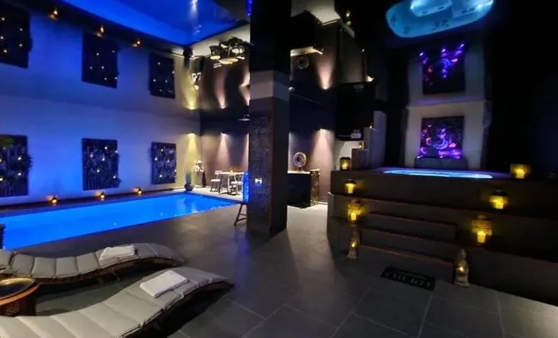 Villa with Private Pool in Hamois 350 m²
