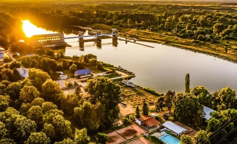 Tisza Garden Park