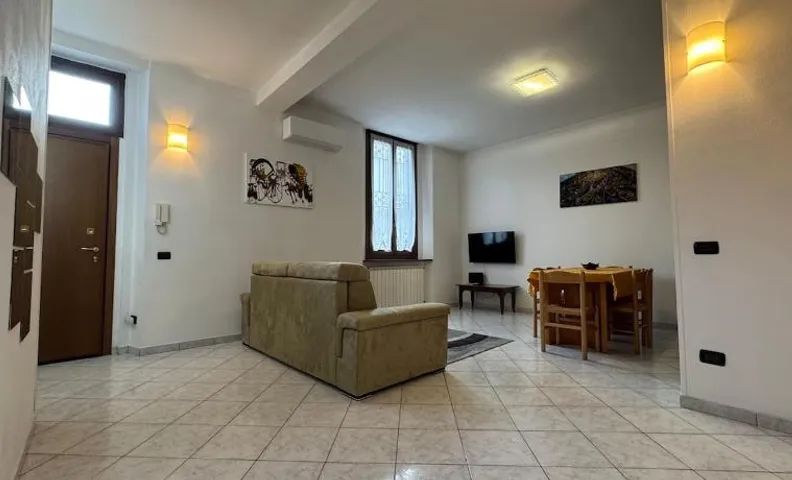 MXP 8 min 2 Bedrooms Train Station and 24h Airport Shuttle