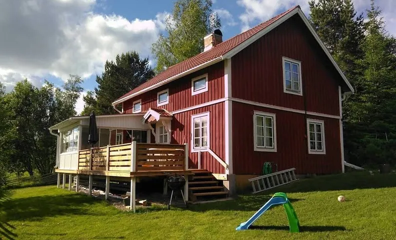 Summer gem With Glazed Terrace Near Inälvsviken
