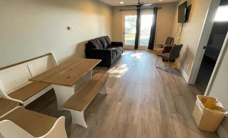 Lake Bluff Inn and Suites