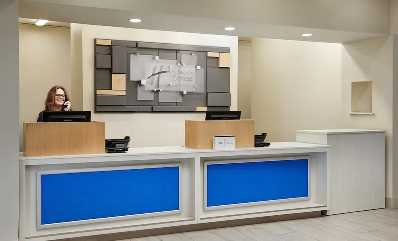 홀리데이 인 익스프레스 & 스위트 보니페이 바이 IHG