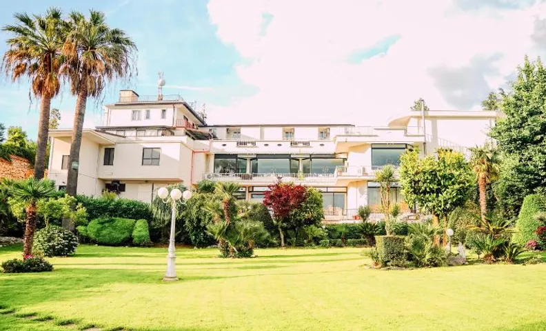 Hotel Ristorante Guardanapoli