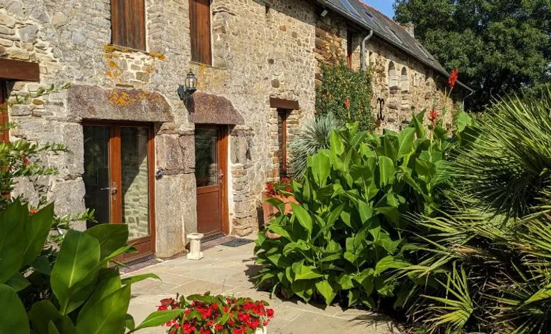 Chambre d'hote Longere du pays rennais avec piscine extérieure