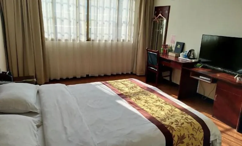 Yinhe Holiday Hotel