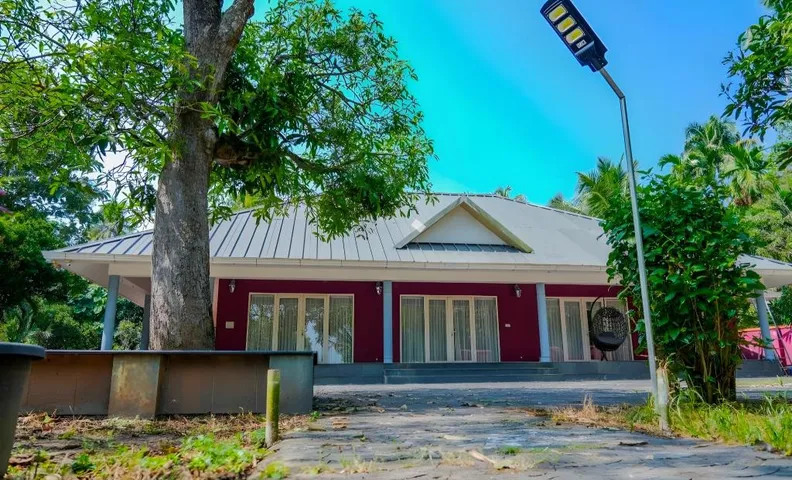 Mannath Lake House