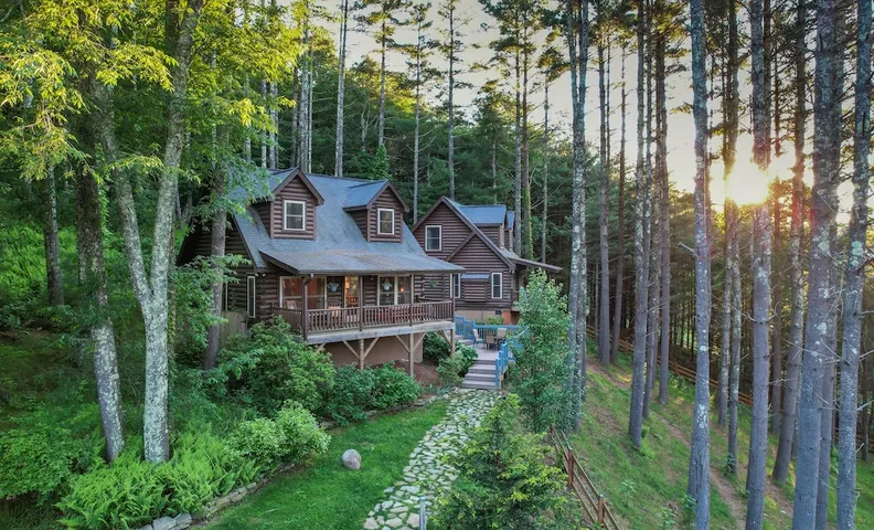 Heritage Hill Cabins