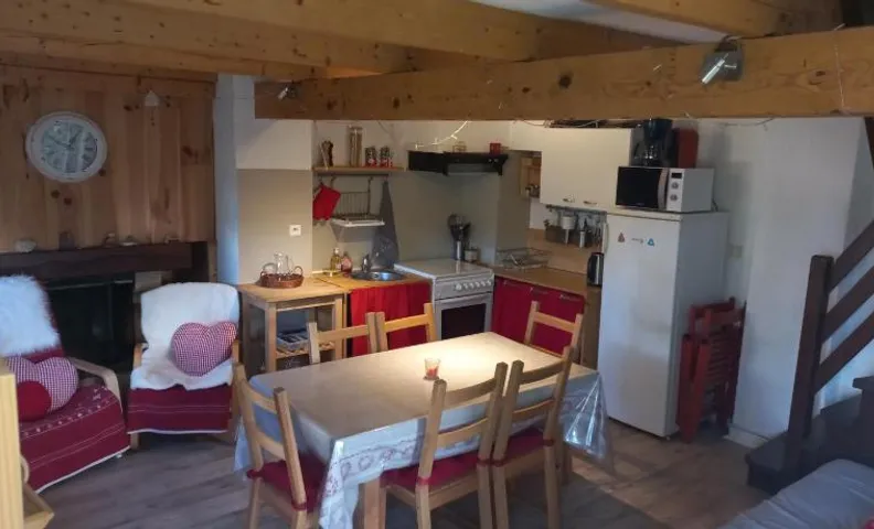 Charmant chalet Guzet avec cheminée, option draps - Les 4 Chouettes