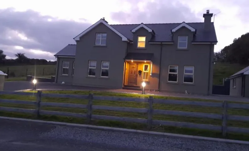 Dromore house F94W57E