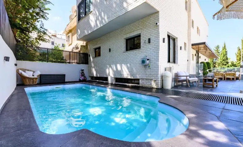 Rokah Luxury Villa at Ramat HaHayal