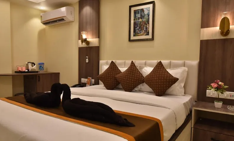 EENNRA ATTRAYEE GUEST HOUSE & BANQUET