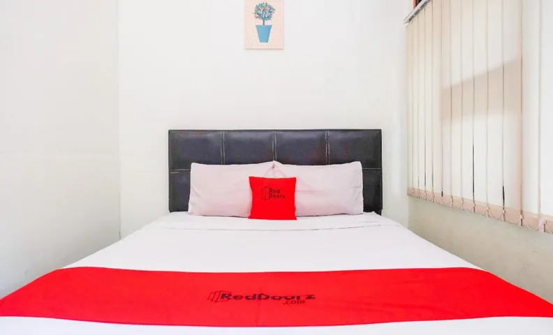 RedDoorz near Lotte Mart Maguwoharjo Yogyakarta