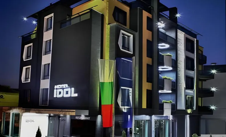 Hotel Idol