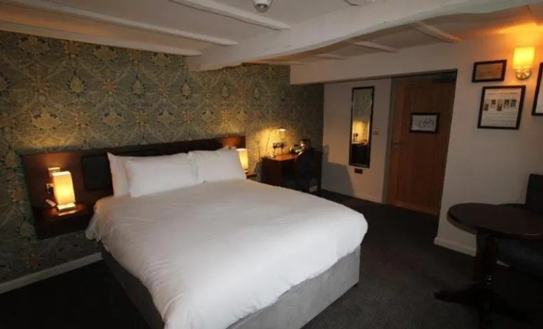 rooms @ the dolau inn