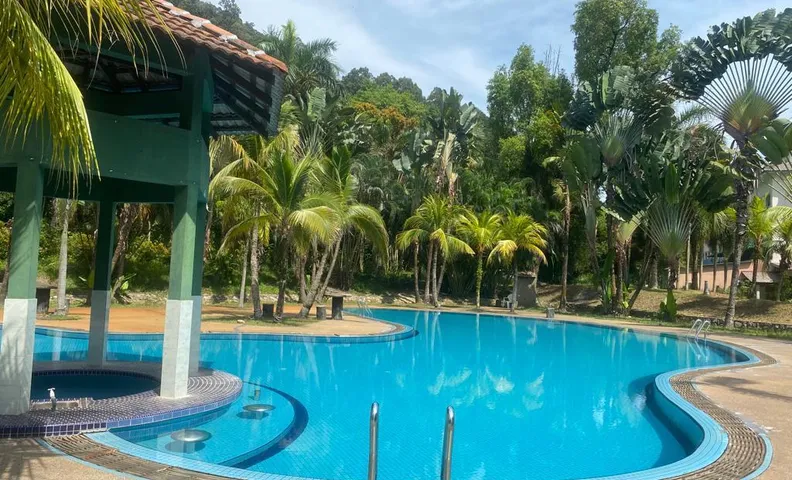Teluk Batik Holiday Apartment