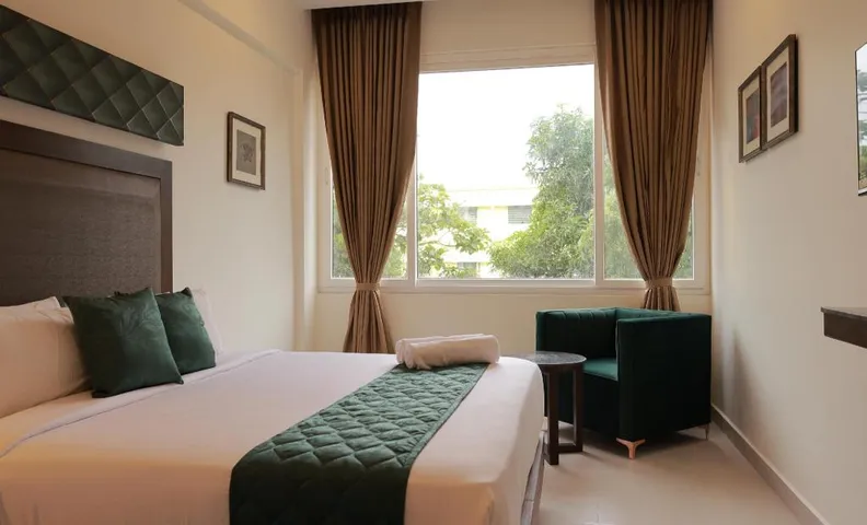 Hotel Aavudai Grand