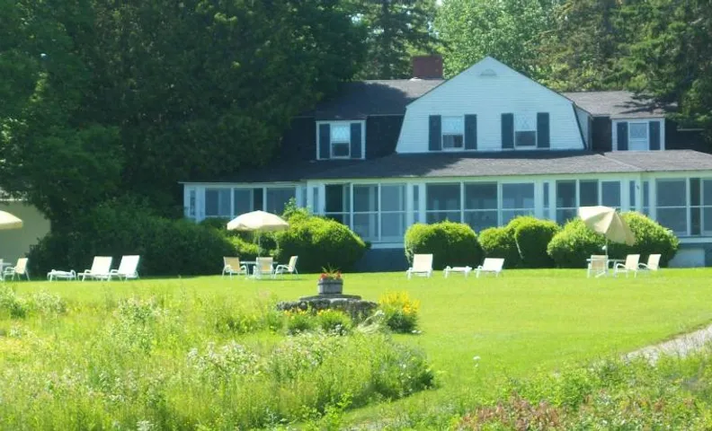 High Tide Inn on the Ocean, Motel and Cottages