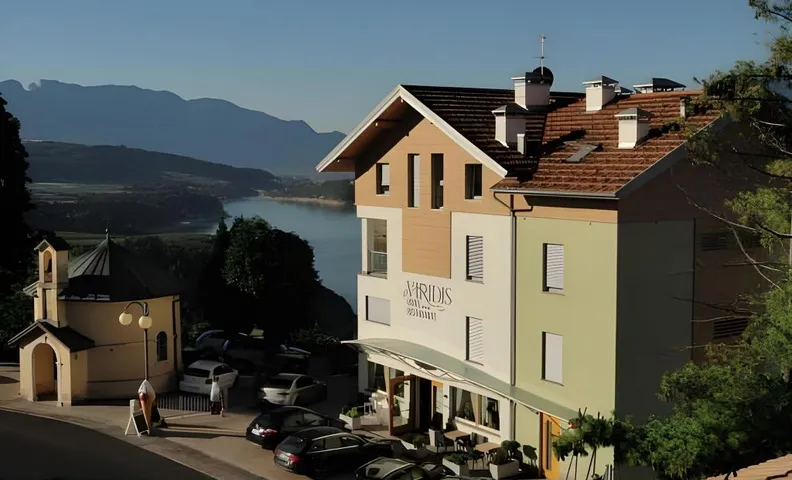 Viridis Hotel