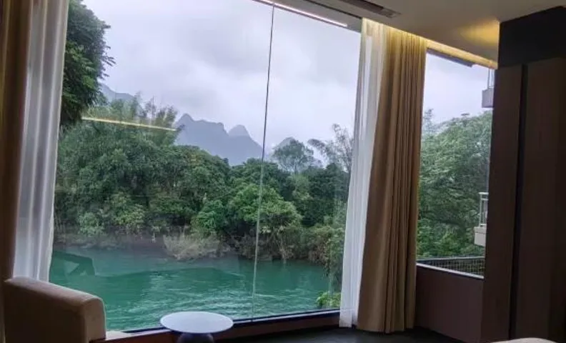 Yipin Shangju Landscape Painting Homestay Dongnayu Bay Branch "