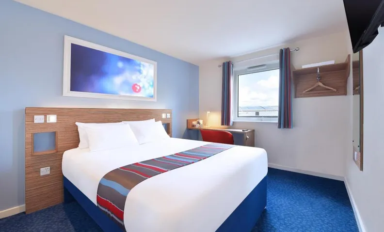 Travelodge Camberley Central