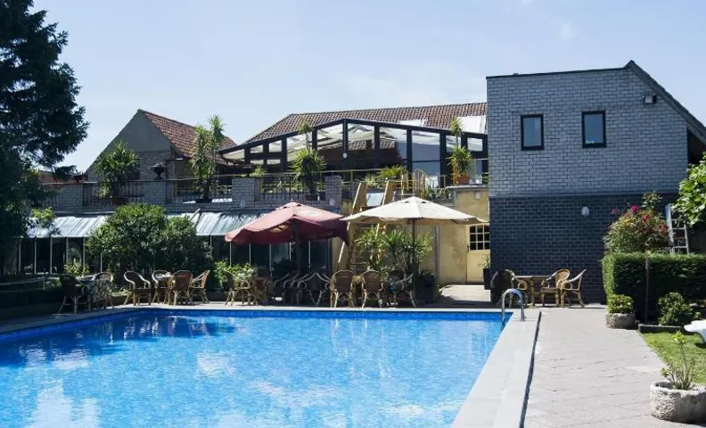 Hotel Pacific