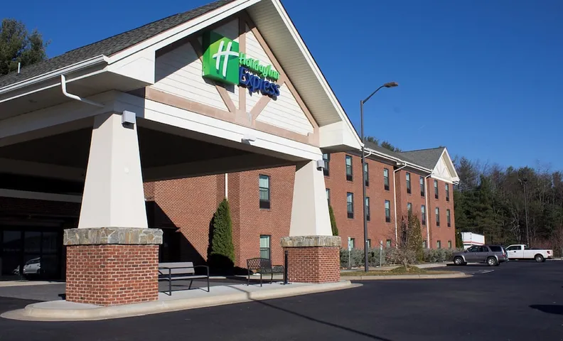 홀리데이 인 익스프레스 웨스트 제퍼슨 바이 IHG