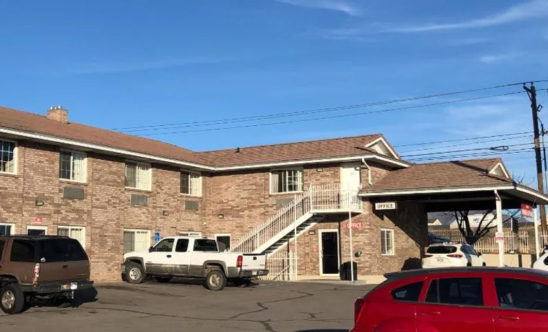 Ameri-Stay Inn & Suites