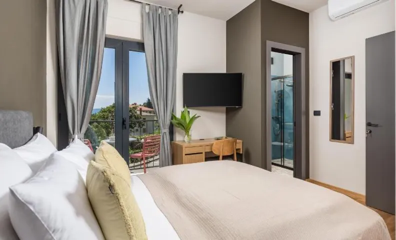 PERUNIKA BED & BREAKFAST