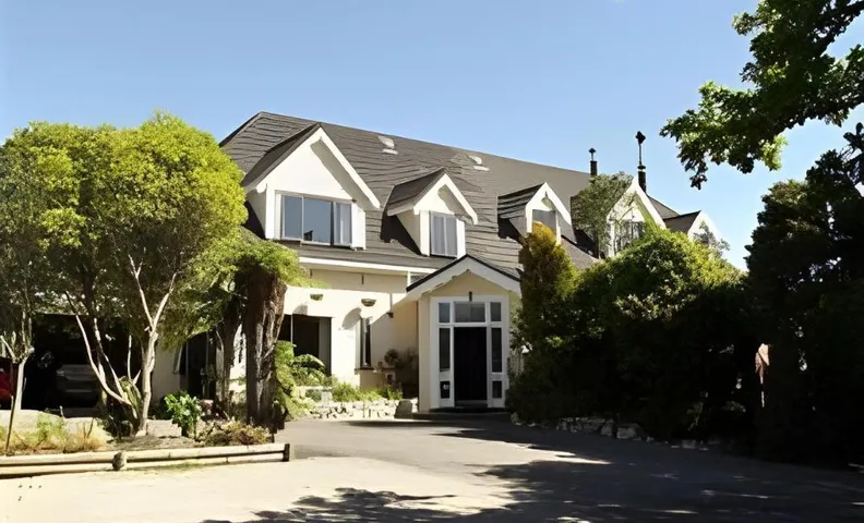 Oak Lodge