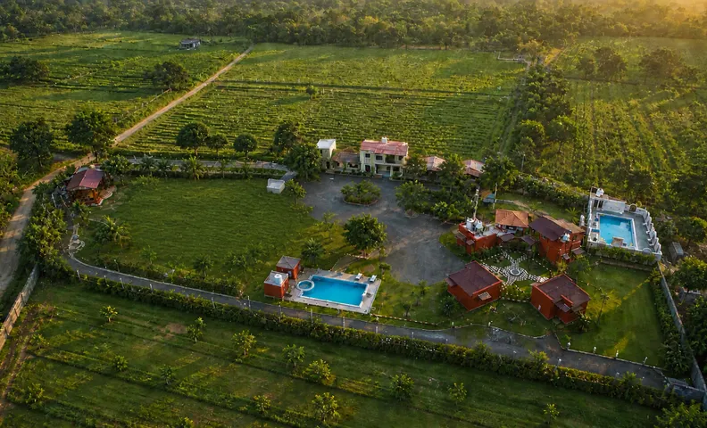 GIR WILDTRACK LODGE - Into The Deep Wild