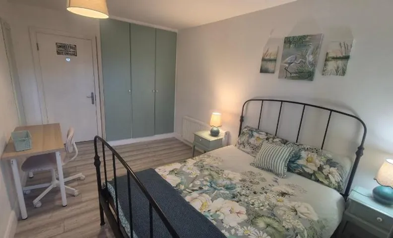 New Double room beside tramline