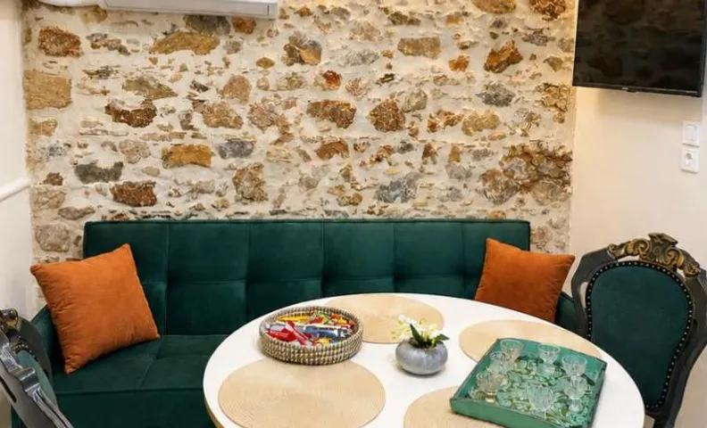 Chalikas Vintage Cottage