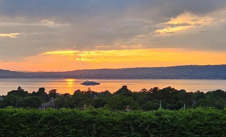 Induli Holywood - Private Luxury Double Room near Belfast