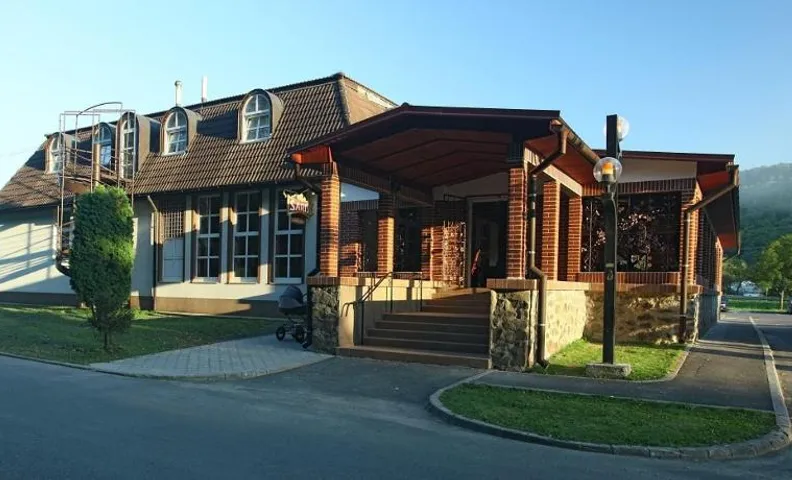 Hotel Armales