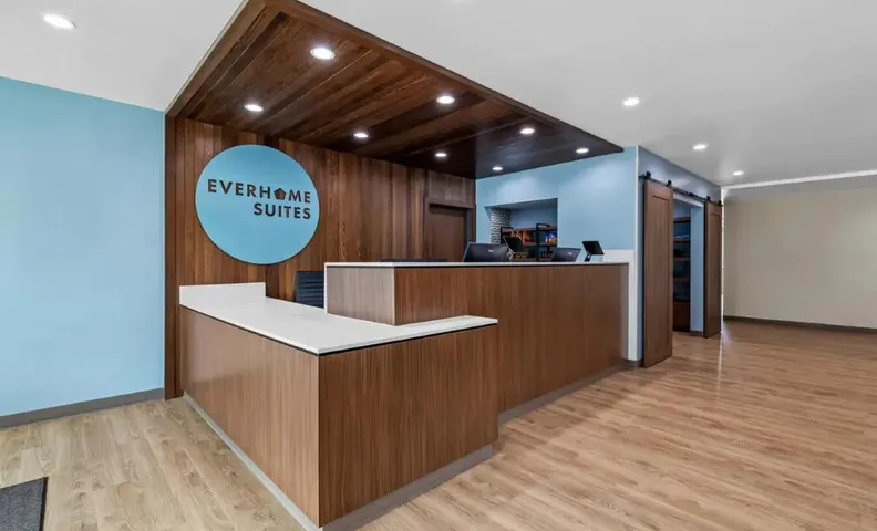 Everhome Suites Ontario Airport
