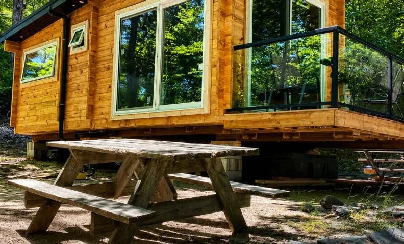 1-bedroom Unique Eco Log Cabins in Parry Sound #104
