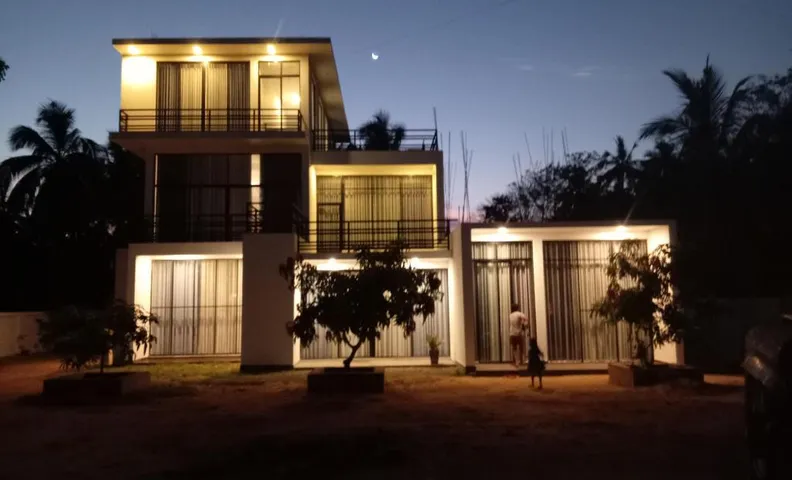 Hotel Pearl White Residency
