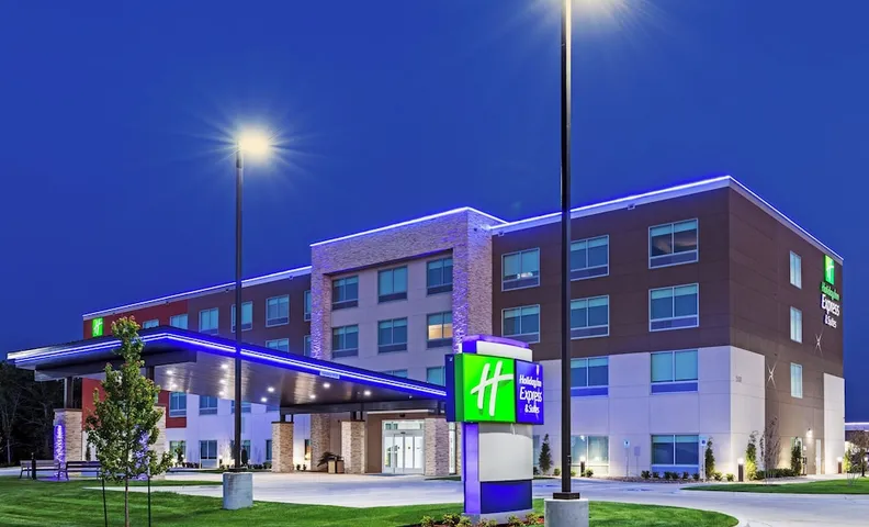 홀리데이 인 익스프레스 & 스위트 파슨스 바이 IHG