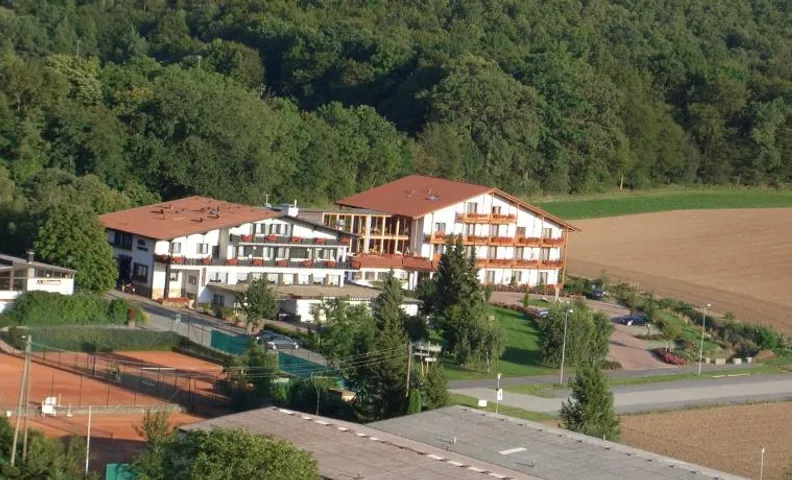Hotel am Waldeck mit Restaurant