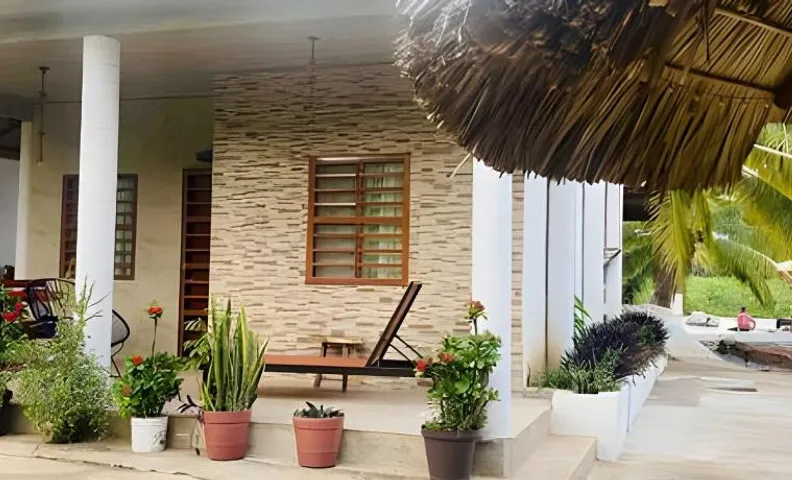 Casa Las Palmas Playa La Saladita