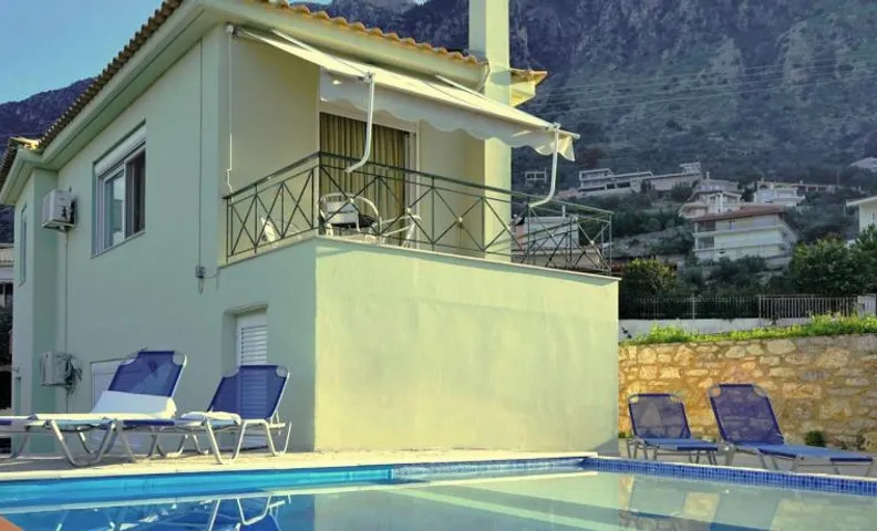 SEMIRAMIS SUITES with pool