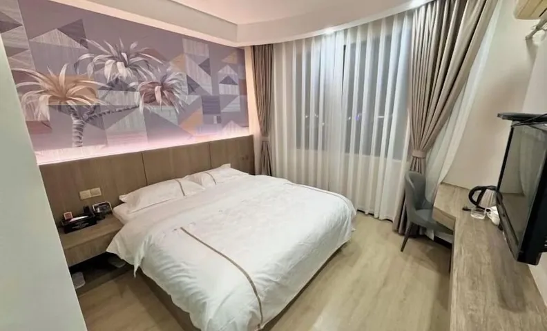 Pingwu Shuheng Business Hotel