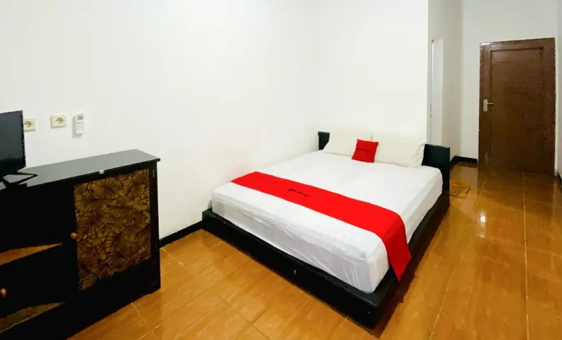 RedDoorz @ JP House Pantai Suwuk Kebumen
