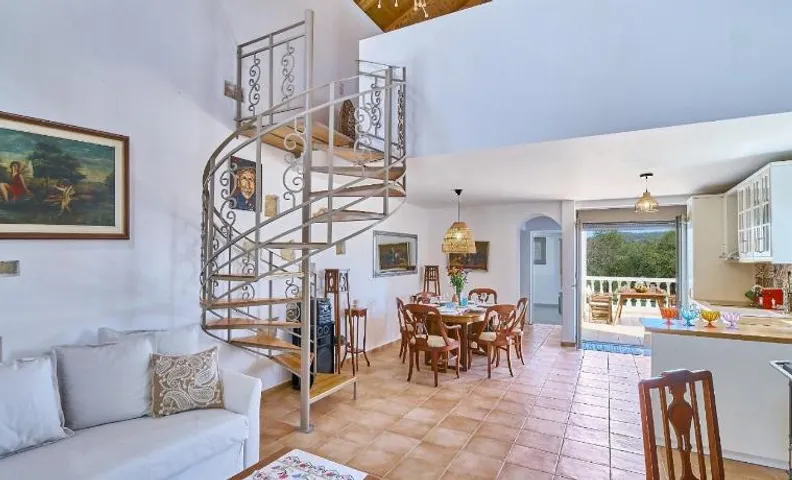 La Maison to Chani