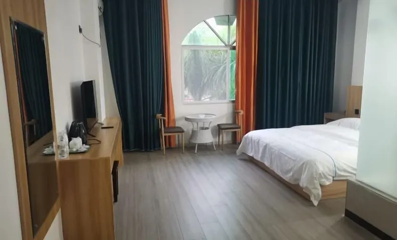 Ruili Chuan Hot Spring Hotel